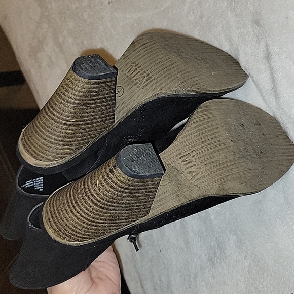 Women's Size 9M Shoes excellent condition - Picture 4 of 6